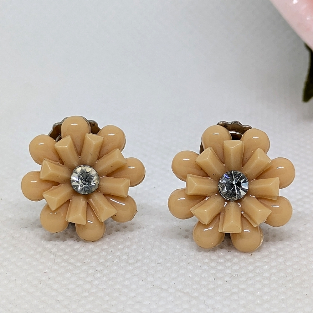 Vintage Clip-on Flower Earrings Small Beige Plastic Rhinestone Center Bohemian